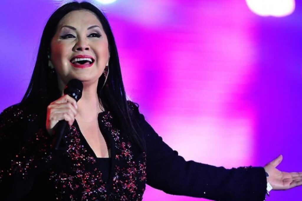 “Y tú no estás” Ana Gabriel