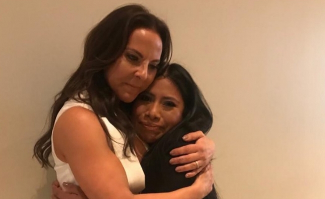 Kate del Castillo y Yalitza Aparicio Abrazan a inmigrantes