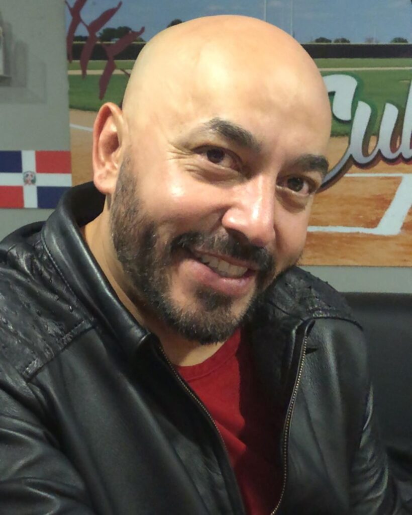 Lupillo Rivera ahora se mete a la cocina en la cuarentena